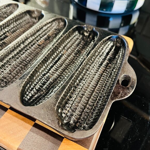 Vintage 7 stick cast iron cornbread pan - Picture 4 of 9